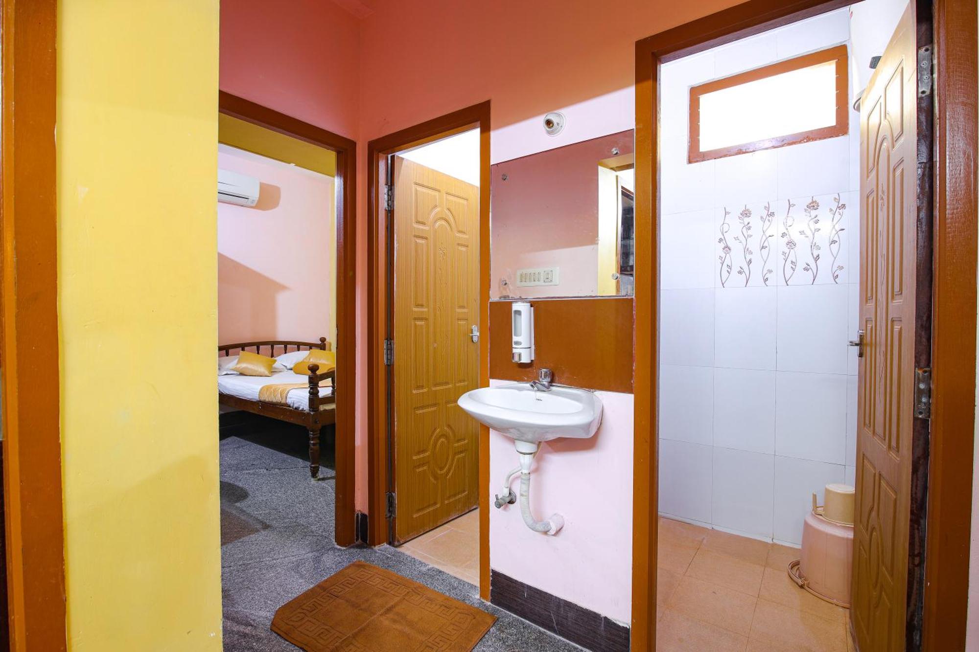 Manora Residency Hotel Pondicherry Exterior photo